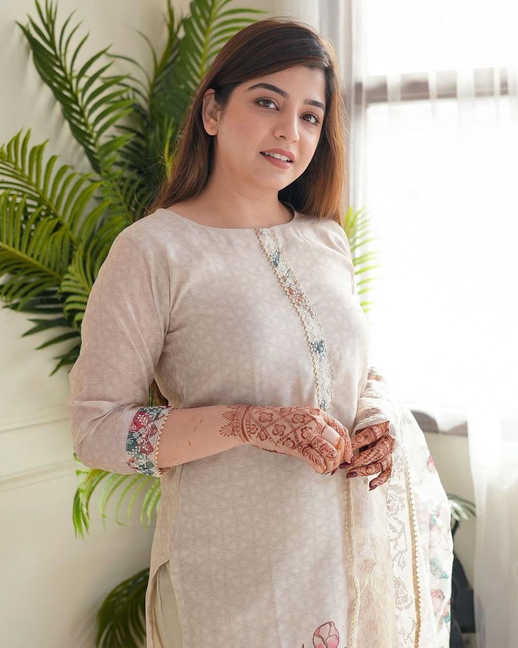 Women's Lilan Cotton Floral Printed Straight Pakistani Kurti with Pant and Dupattta